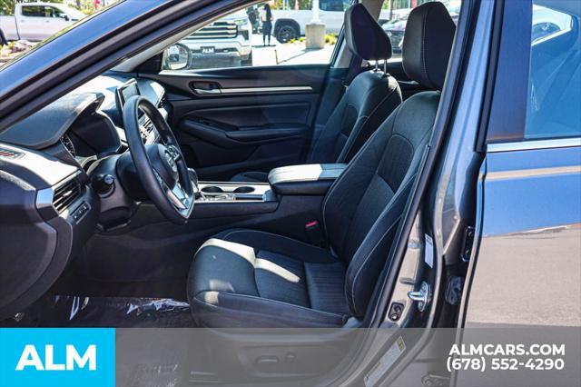 Photo of 2022 Gun Metallic Nissan Altima