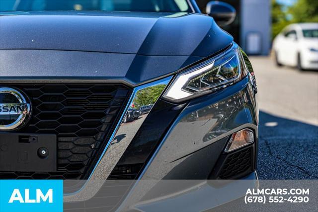 Photo of 2022 Gun Metallic Nissan Altima