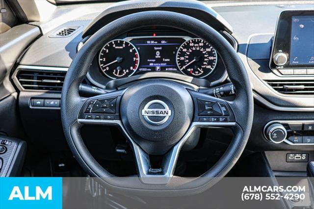 Photo of 2022 Gun Metallic Nissan Altima