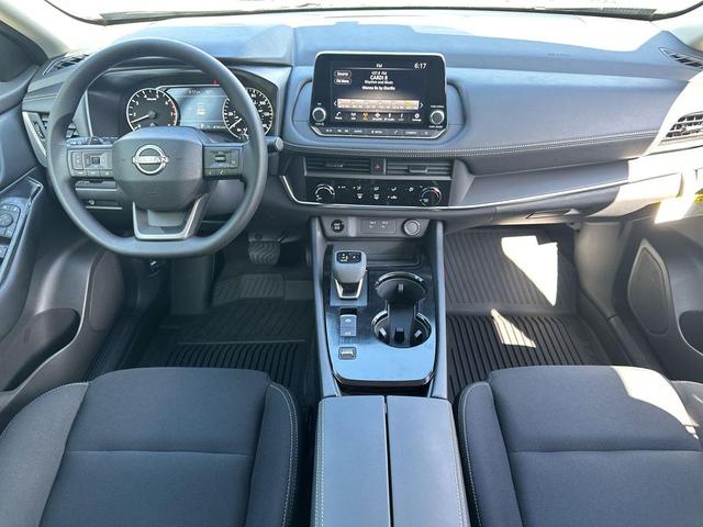 Photo of 2025 Gun Metallic Nissan Rogue