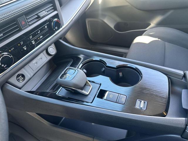 Photo of 2025 Gun Metallic Nissan Rogue