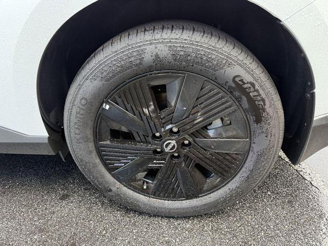 Photo of 2025 Everest White Pearl Tricoat Nissan Murano