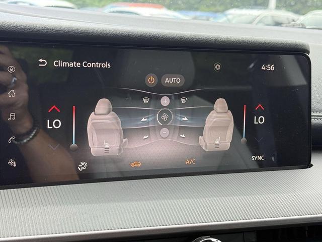 Photo of 2025 Everest White Pearl Tricoat Nissan Murano