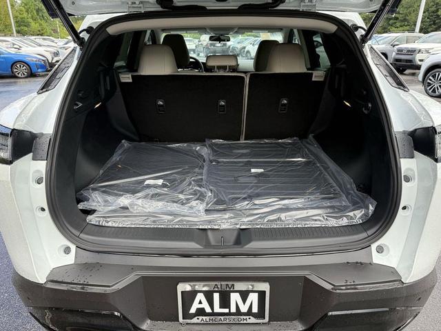 Photo of 2025 Everest White Pearl Tricoat Nissan Murano
