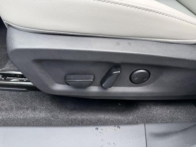 Photo of 2025 Everest White Pearl Tricoat Nissan Murano
