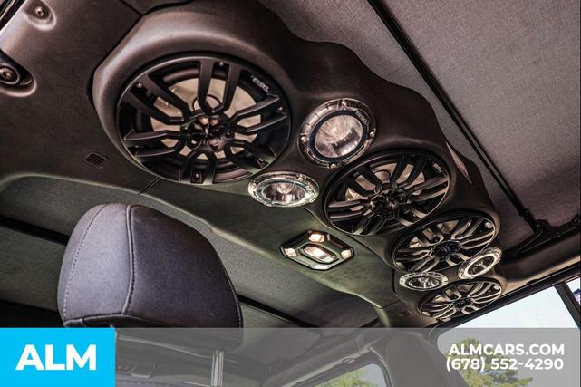Photo of 2023 Black Clearcoat Jeep Gladiator