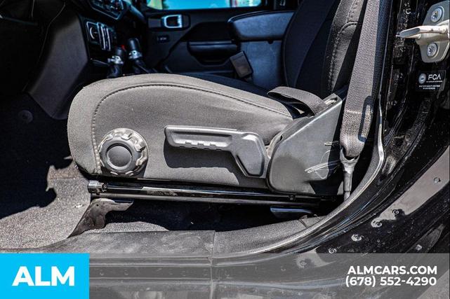 Photo of 2023 Black Clearcoat Jeep Gladiator