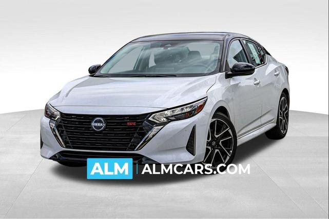 Photo of 2025 Aspen White Tricoat/Super Black Nissan Sentra