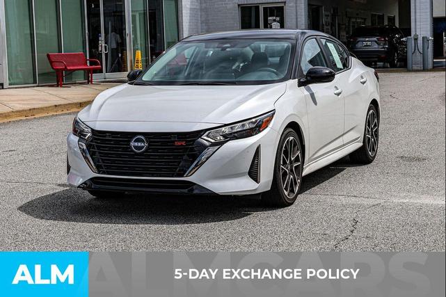 Photo of 2025 Aspen White Tricoat/Super Black Nissan Sentra