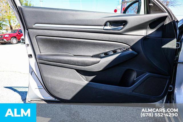 Photo of 2023 Brilliant Silver Metallic Nissan Altima