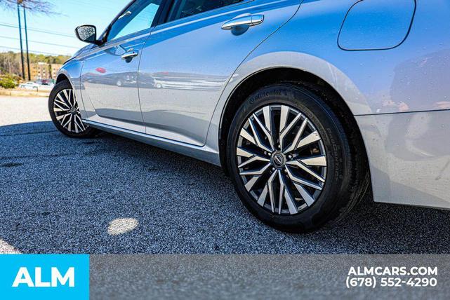 Photo of 2023 Brilliant Silver Metallic Nissan Altima