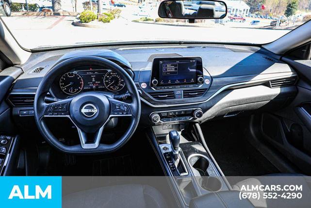 Photo of 2023 Brilliant Silver Metallic Nissan Altima