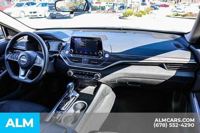 Photo of 2023 Brilliant Silver Metallic Nissan Altima