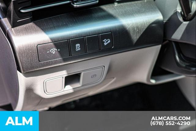 Photo of 2025 Abyss Black Pearl Hyundai KONA