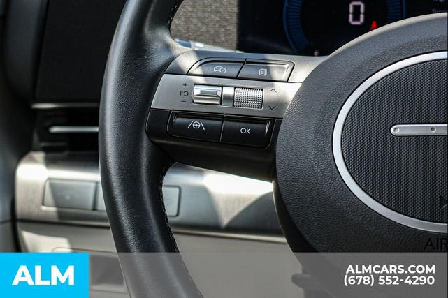Photo of 2025 Abyss Black Pearl Hyundai KONA