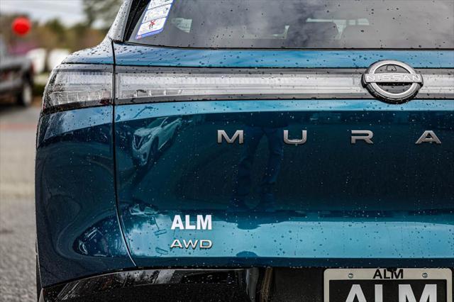 Photo of 2025 Aurora Blue Pearl Metallic/Super Black Nissan Murano
