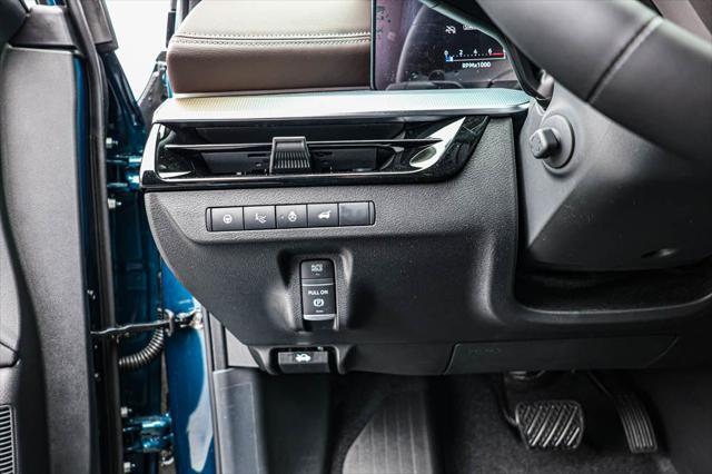 Photo of 2025 Aurora Blue Pearl Metallic/Super Black Nissan Murano