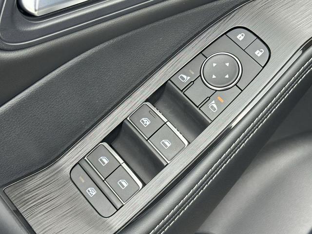 Photo of 2025 Deep Ocean Blue Pearl/Super Black Nissan Rogue