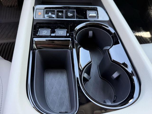 Photo of 2025 Everest White Pearl Tricoat Nissan Murano