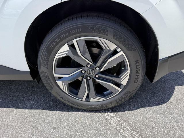 Photo of 2025 Everest White Pearl Tricoat Nissan Murano