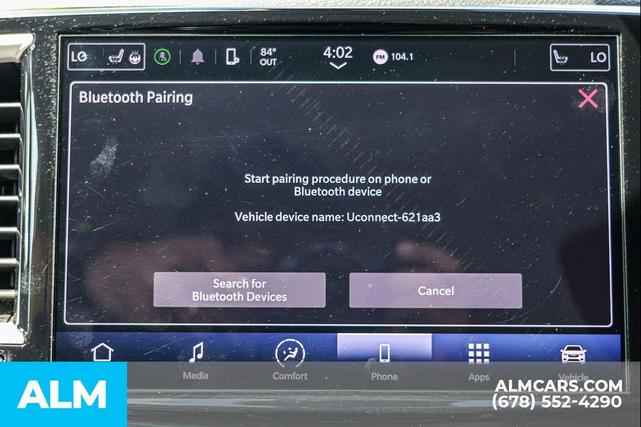Photo of 2023 Bright White Clearcoat Chrysler Pacifica