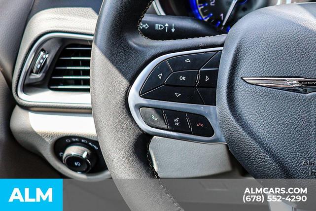 Photo of 2023 Bright White Clearcoat Chrysler Pacifica