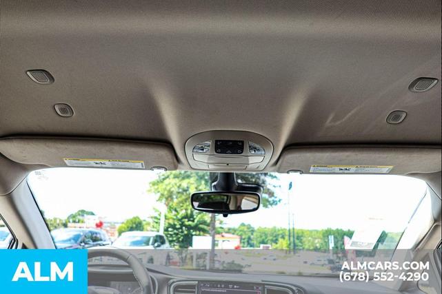 Photo of 2023 Bright White Clearcoat Chrysler Pacifica