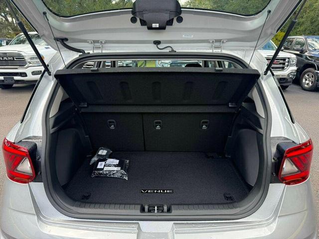 Photo of 2025 Shimmering Silver Hyundai VENUE