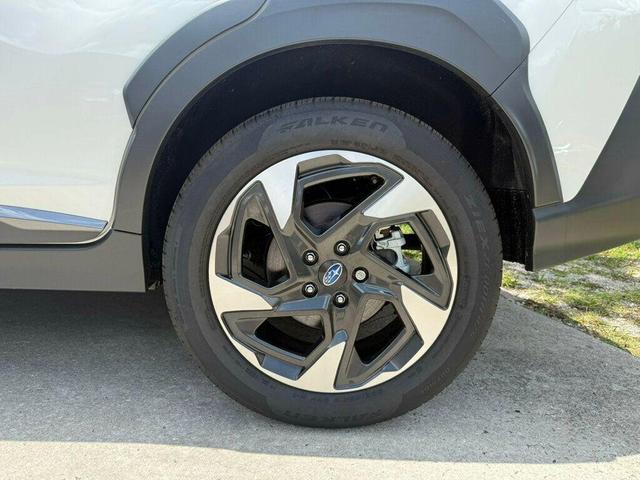Photo of 2024 Crystal White Pearl Subaru Crosstrek