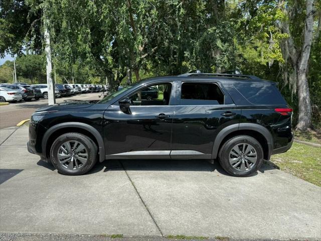 Photo of 2024 Super Black Nissan Pathfinder
