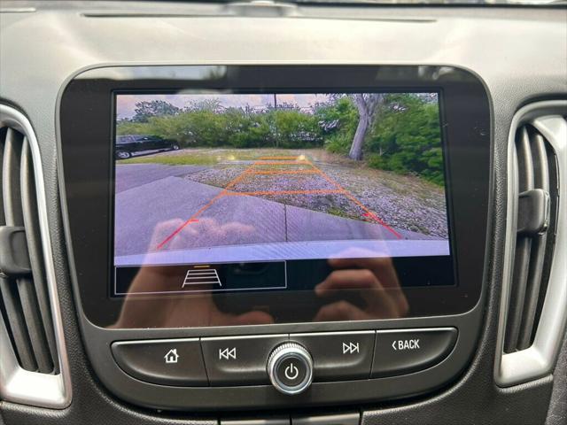 Photo of 2024 Summit White Chevrolet Malibu