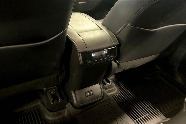 Photo of 2021 Moon Dust Toyota Highlander