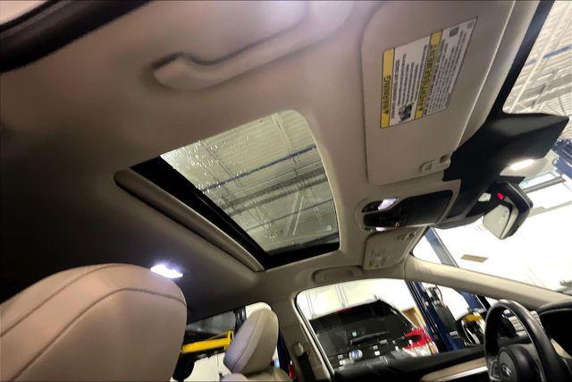 Photo of 2025 Crystal White Pearl Subaru Outback