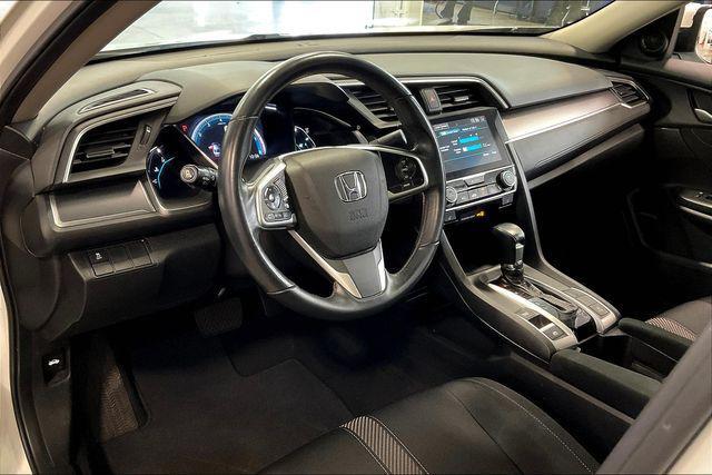 Photo of 2018 White Orchid Pearl Honda Civic