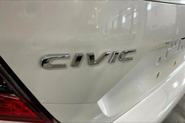 Photo of 2018 White Orchid Pearl Honda Civic