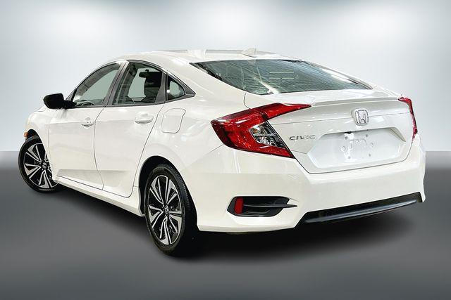Photo of 2018 White Orchid Pearl Honda Civic