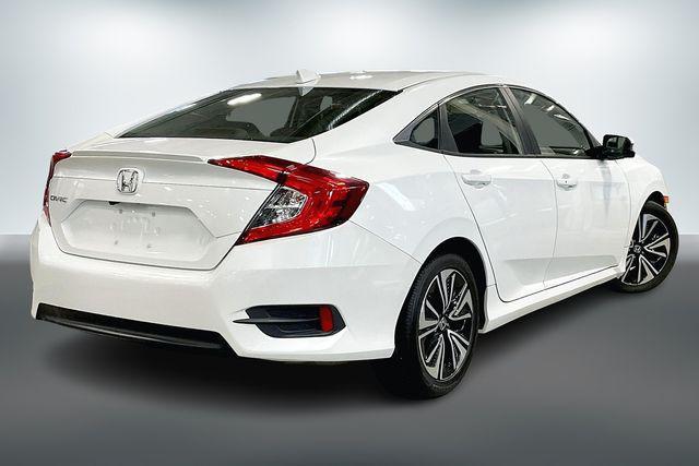Photo of 2018 White Orchid Pearl Honda Civic