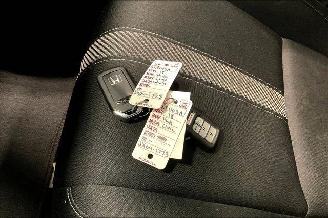 Photo of 2018 White Orchid Pearl Honda Civic