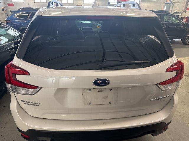 Photo of 2022 Crystal White Pearl Subaru Forester
