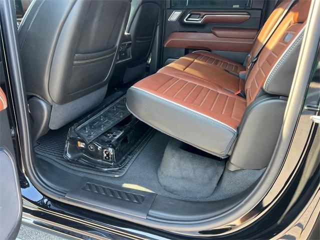 Photo of 2024 Onyx Black GMC Sierra 2500