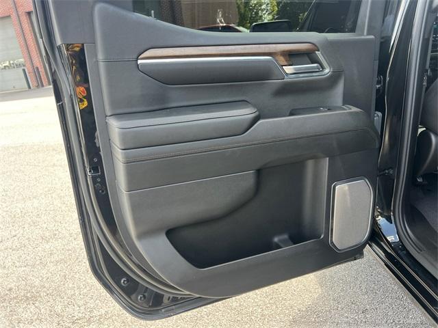 Photo of 2024 Black Chevrolet Silverado 1500