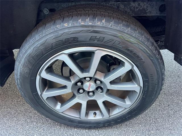 Photo of 2022 Cayenne Red Tintcoat GMC Canyon