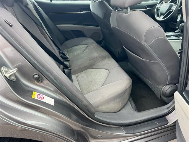 Photo of 2018 Gray Toyota Camry