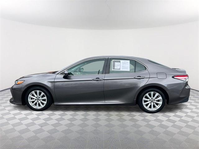 Photo of 2018 Gray Toyota Camry