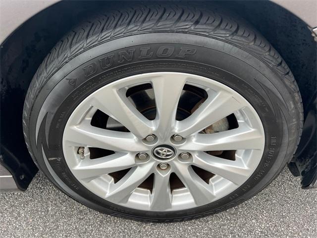 Photo of 2018 Gray Toyota Camry