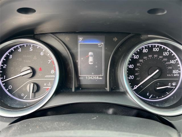 Photo of 2018 Gray Toyota Camry