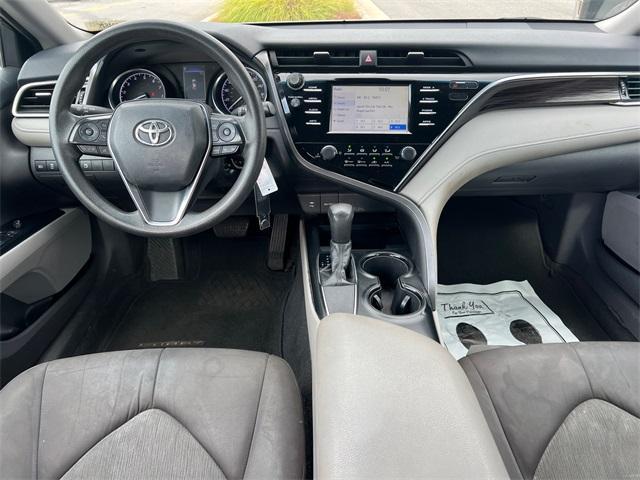 Photo of 2018 Gray Toyota Camry
