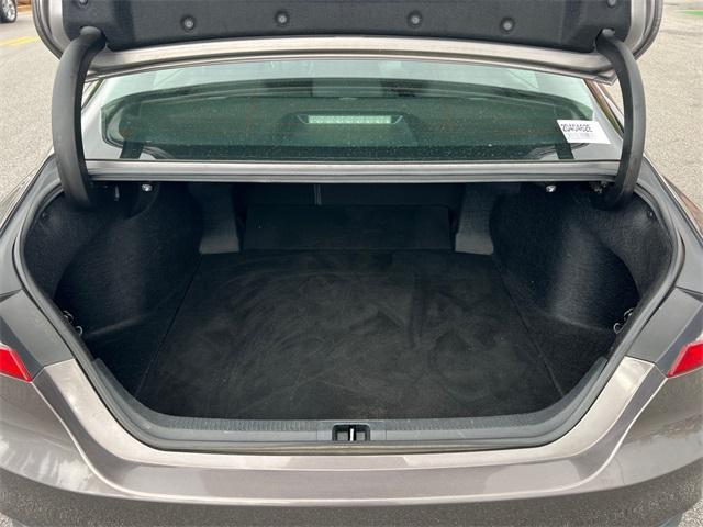Photo of 2018 Gray Toyota Camry