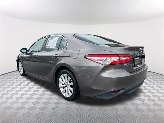 Photo of 2018 Gray Toyota Camry