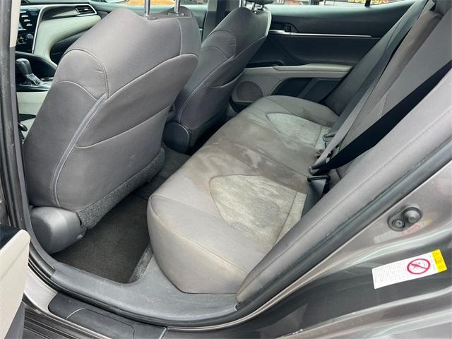 Photo of 2018 Gray Toyota Camry